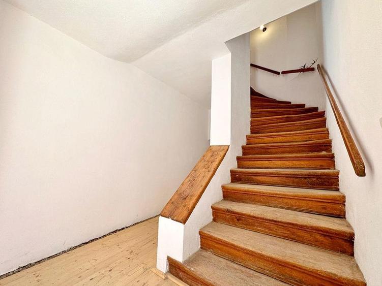 Apartament Spatios in casa, langa Biserica Neagra