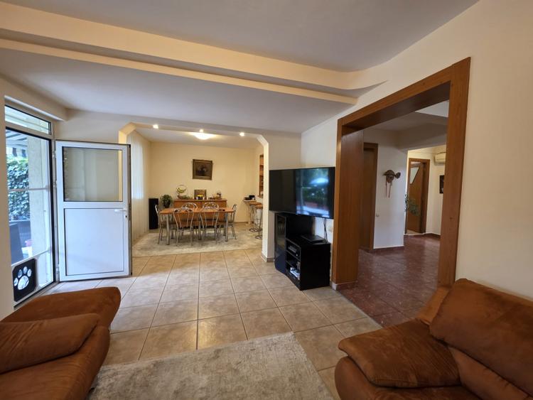 Vila Individuala /Piscina Proprie/Teren 2100 mp