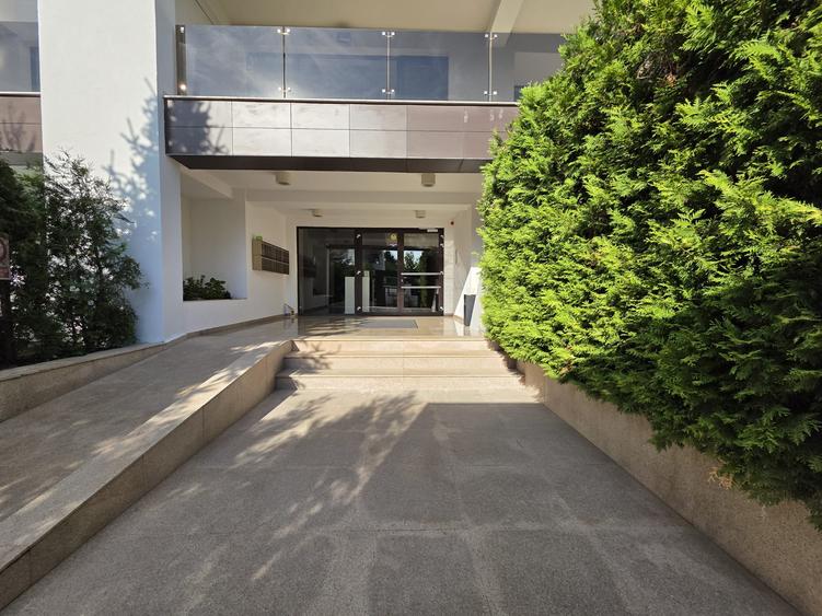 Vanzare apartament generos cu 3 camere/terasa 40mp Iancu Nicolae - Cambridge