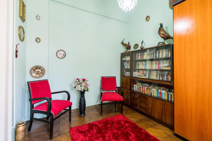 Crisului, casa boiereasca si teren de 800 mp