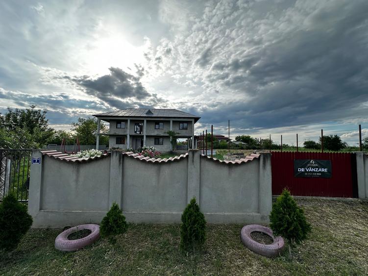 De vânzare, casă + teren 2000mp sat. Călienii Noi