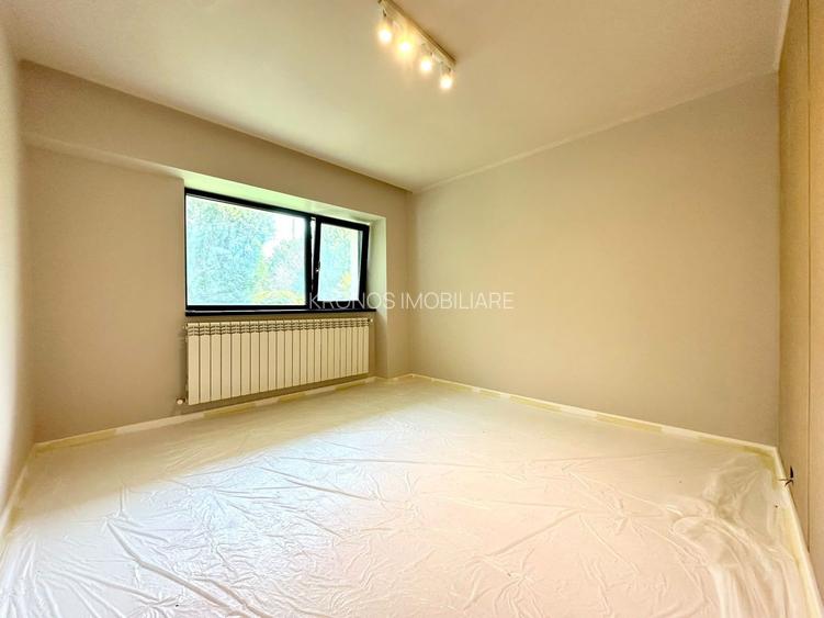 STADION, 3 CAMERE, 77 MP ,LIBER, PRET 225000 EURO - 14