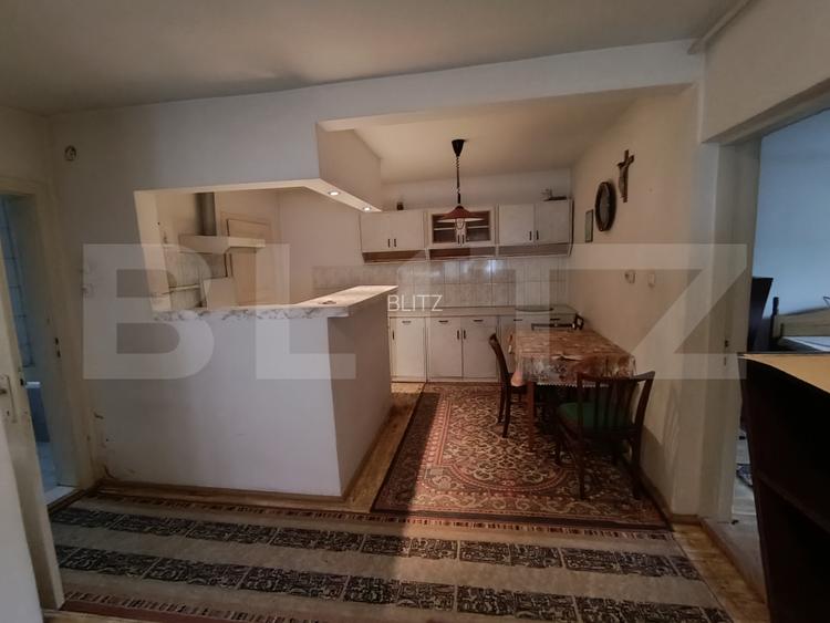 Casă de vanzare/spatiu comercial, cu 4 camere și un teren de 300 mp, central - 3