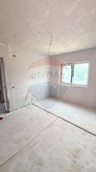 Casă / Vilă noua, arhitectura moderna, cu 4 camere de vânzare - 10