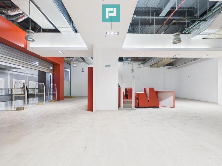 Spațiu comercial premium 220mp Agora Arad