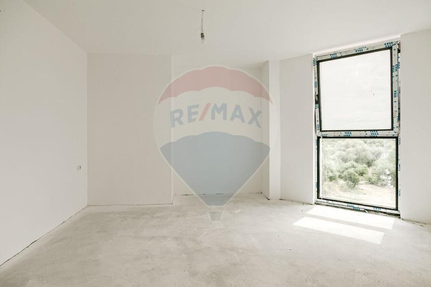 Apartament 3 camere 148 mp de vânzare cu loc parcare în zona Subcetate
