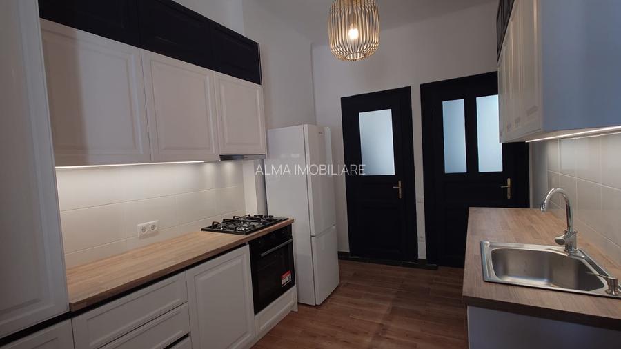 Apartament ultracentral, 80 mp utili, 3 camere, locuita sau birou! - 5