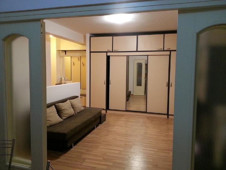 Inchiriez apartament 1 camera cu parcare subterana