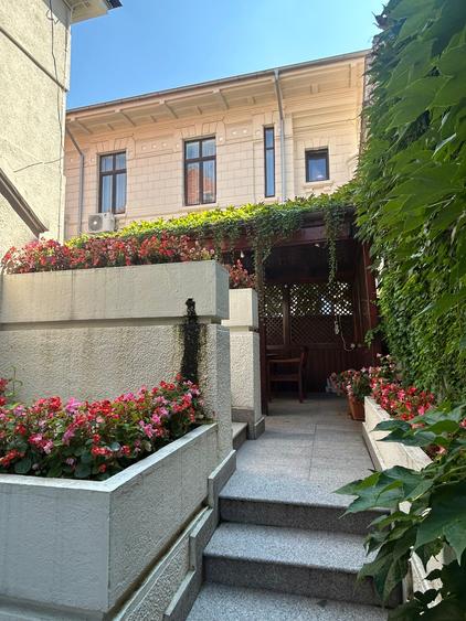 Capitale str Roma Duplex in vila la Mansarda inalta, 2 bai, centrala