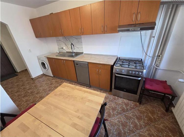 Apartament 3 camere Piata Victoriei Str. Mexic nr. 2 spre inchiriere