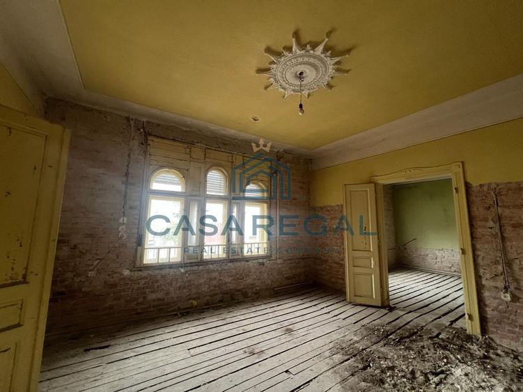 Proprietate unica de vanzare central + 1215mp teren