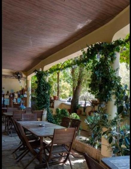 Vilă, Pensiune. 11 camere. Langă plajă. Mamaia nord. Str D14 Nr.7A. Năvodari.