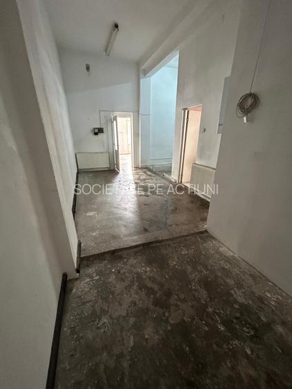 Spatiu Comercial de inchiriat in Sibiu pe Semaforului bl. 19 Pret negociabil - 5