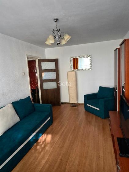 Închiriez ap 2 camere.  - 3