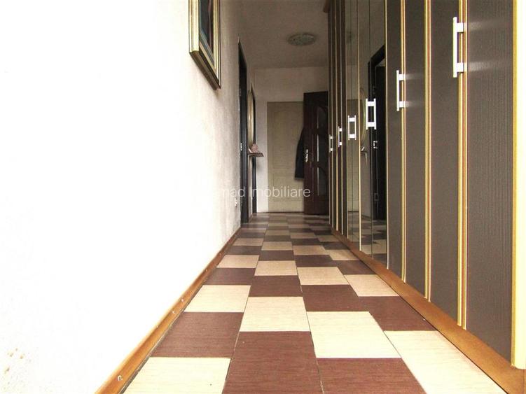 Cu mare potential! Vanzare Casa P+Pod si acoperis TIP TERASA in Ulmi. - 10