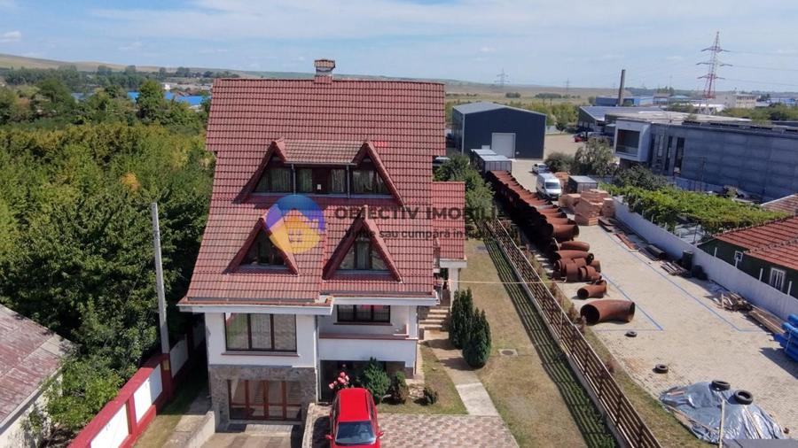 Casă cu priveliște spectaculoasă spre munte – Piatra Neamț