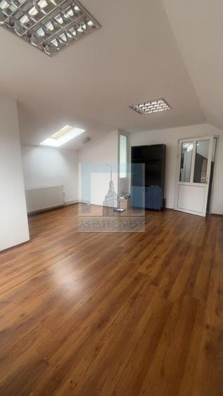 Spațiu comercial de închiriat/ zona Bartolomeu