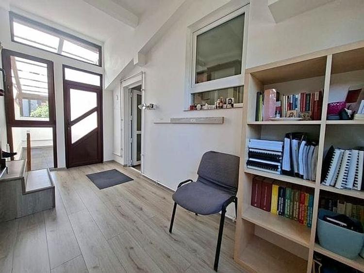 Proprietate cu 3 camere in centrul orasului pentru birouri sau locuit