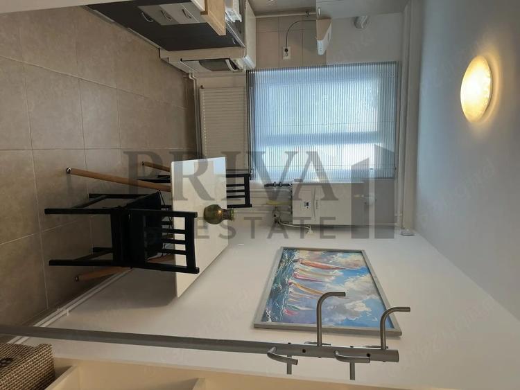 Apartament renovat 3 camere, centrala, Medicina