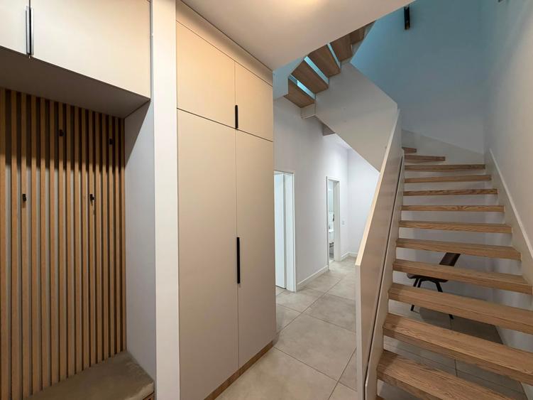 Inchiriere - townhouse - vila 6 camere - Avalon Estate - Pipera