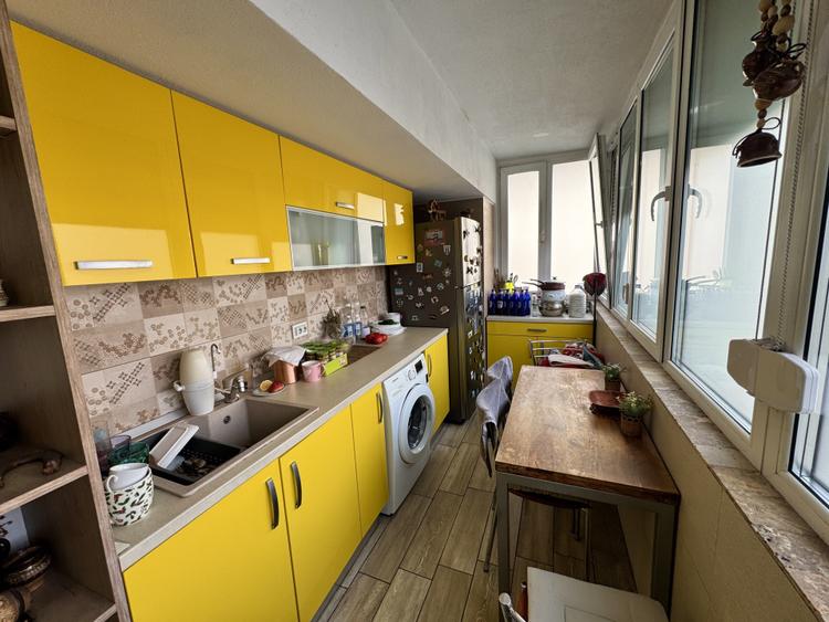 Apartament 3 camere, decomandat 80 mp, zona Garii - Rovine Residence