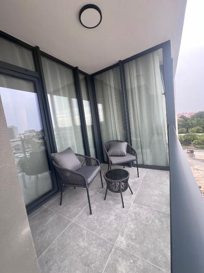 Inchiriez apartament central. Parcare subterana inclusa