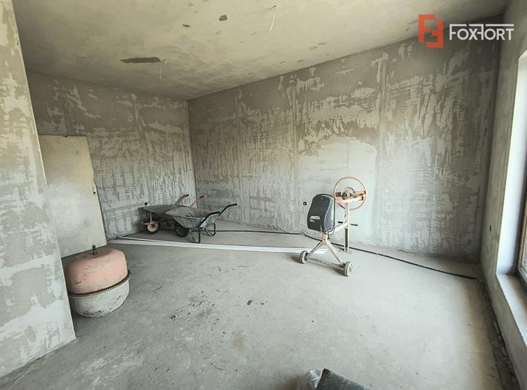 Triplex ultramodern cu 5 camere si 2 bai, in localitatea Timisoara
