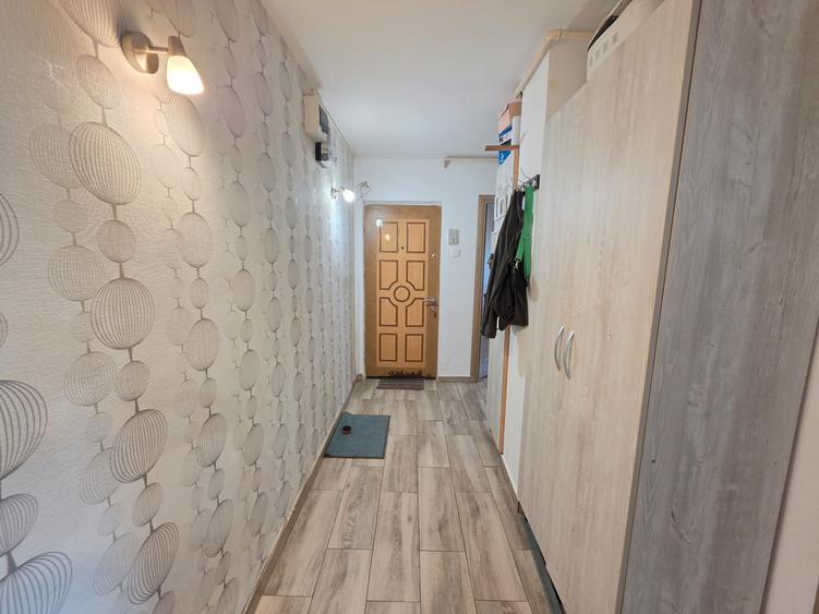 Ocazie! Cartier Stefan cel Mare confort 1 decomandat etaj intermediar, parcare