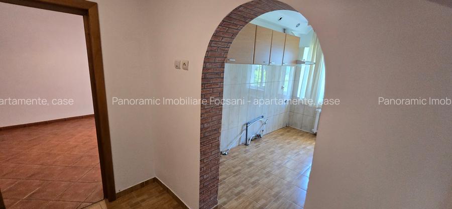 2 camere de vanzare , etaj superior, central  Focsani - 18