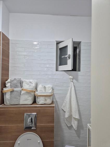Proprietar inchiriez apartament de 3 camere, lux, bloc nou, C.Aradului