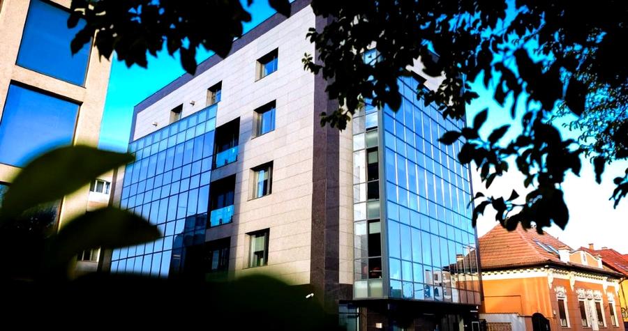 Spațiu de birouri premium – Aula Universității, parcare proprie