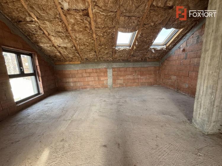 Duplex cu 4 camere de vanzare in Sanandrei