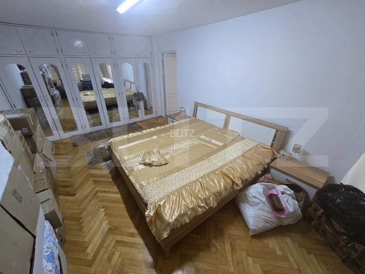 Casa Spatioasa 285 mp, 9 camere, 750 mp curte zona Schit - Cetate