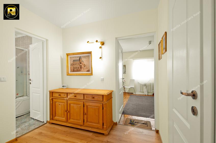 Vanzare apt 4 camere transformat in 3 camere, sup.85mp, in Galati,Piata Centrala