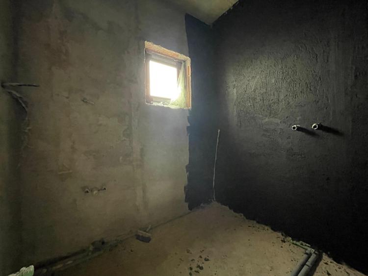 Duplex 5 camere despartit prin garaj - Mosnita Noua