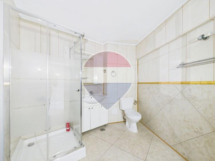 Apartament cu 3 camere de vanzare - Spatiu de birou - Rond Alba Iulia