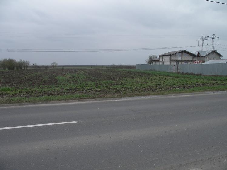 Frumusani, teren de vanzare intravilan, in zona de case, la DN4