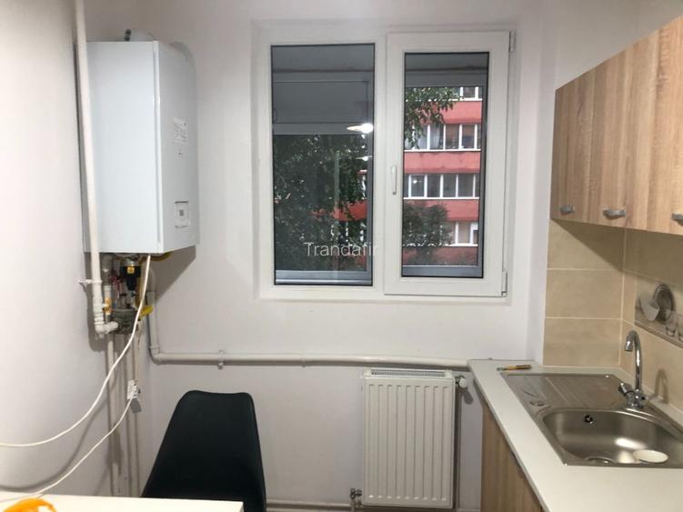 Inchiriez apartament 3 camere - 7