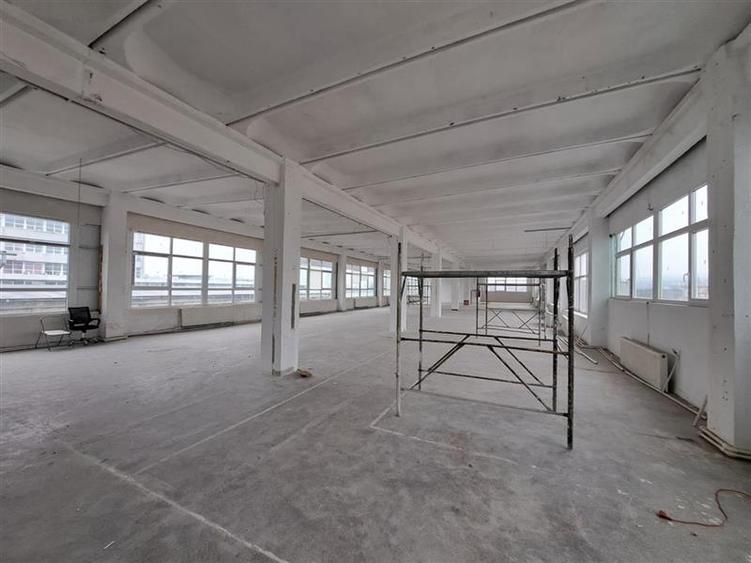 Hala open space, 614 mp, lift de marfa, zona Piata 1 MAI