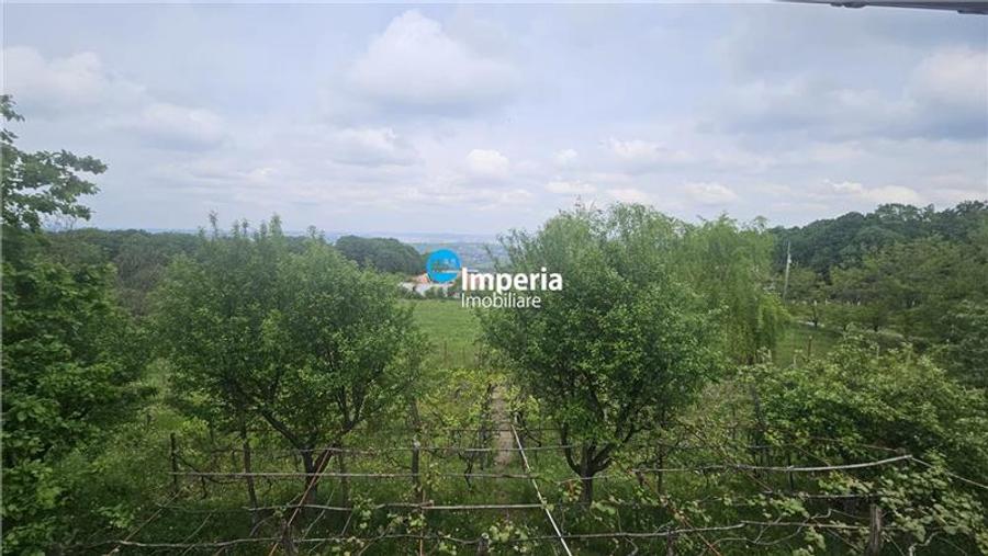 Casa deosebita in mijlocul naturii, cu teren generos si priveliste panoramica