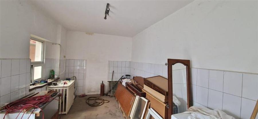 De vanzare casa(fosta brutarie) in Ernei, Mures