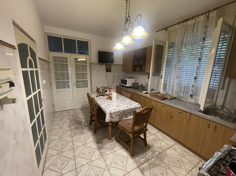 Casa | 9 camere | Garaj | Piscina | Teren 3.000 mp | Comision 0%