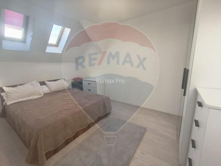 Apartament cu 3 camere de vanzare in zona Soarelui - 3