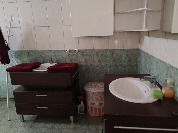 Casa 7 camere libera la vanzare SATU NOU