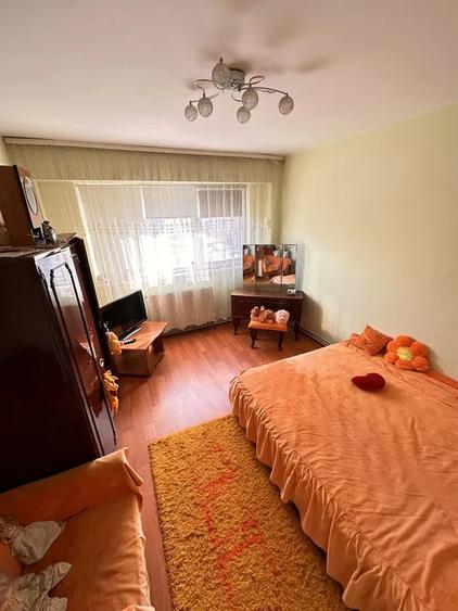 Calarasilor Viziru - Apartament 2 camere decomandat, suprafata 55mp.