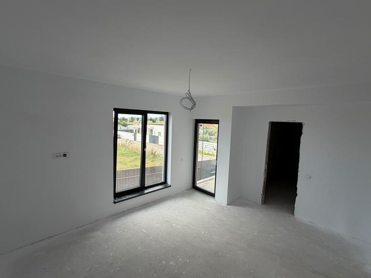 Casa individuala cu 5 camere, teren 450mp, Electroprecizia, Sacele