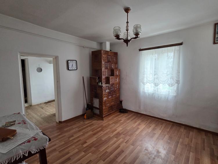 De vanzare casa din caramida in Sascut Targ cu deschidere la E85