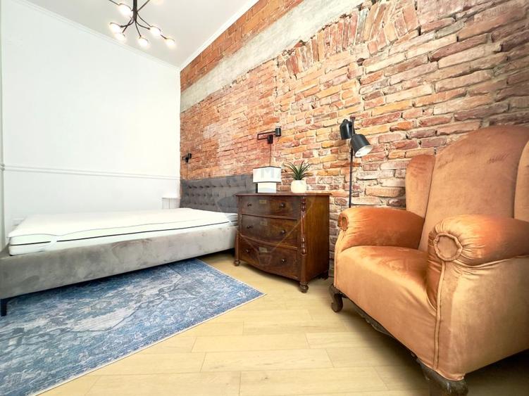 Apartament cu 3 camere de închiriat in Piata Unirii