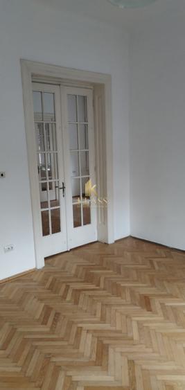 Casa individuala 4 camere, 2 bai, centrala proprie, curte, garaj,zona Floreasca