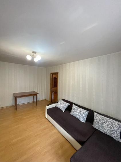 Apartament de vanzare, cu 3 camere decomandat, 68 mp, parter, zona Pasunii